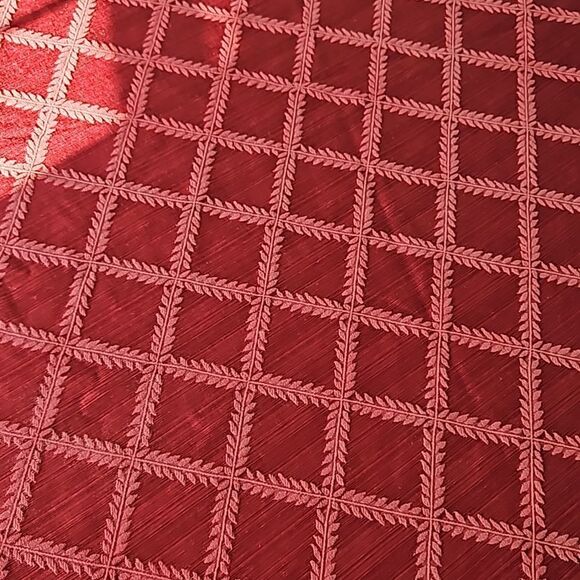 Lenox American By Design Round Tablecloth Red 70" - Picture 8 of 16